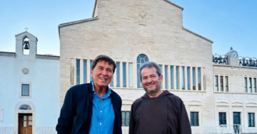 Gianni Morandi in visita da Padre Pio Gianni Morandi in visita da Padre Pio
