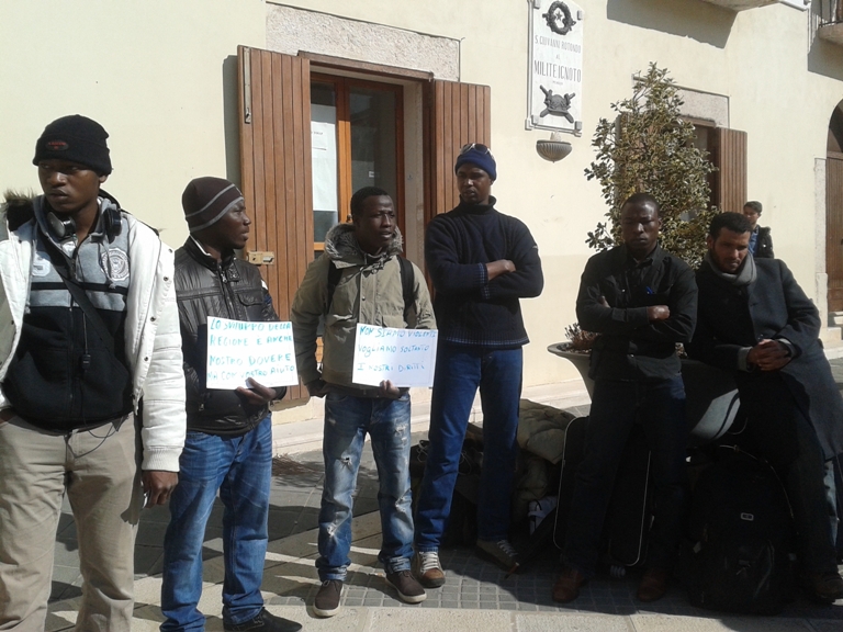 Emergenza Nord Africa: tutti fuori dai centri