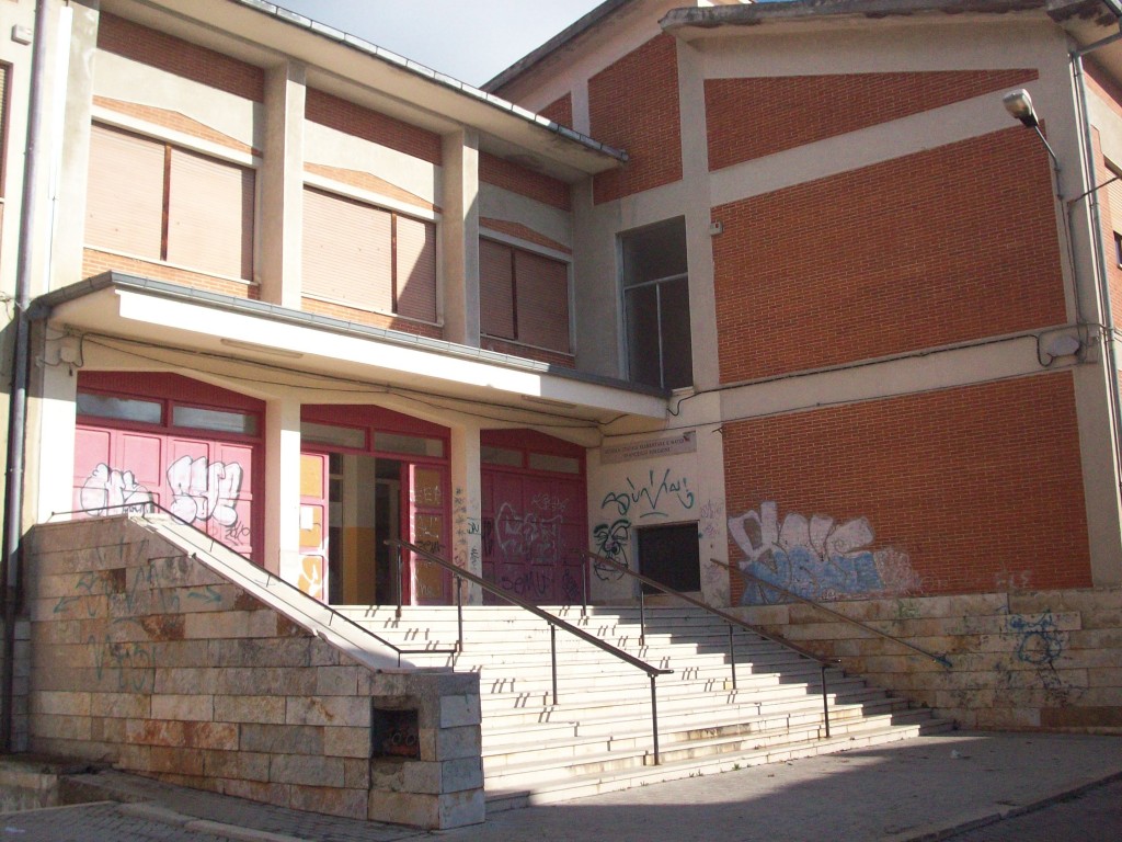 Ancora atti di vandalismo contro la scuola Forgione
