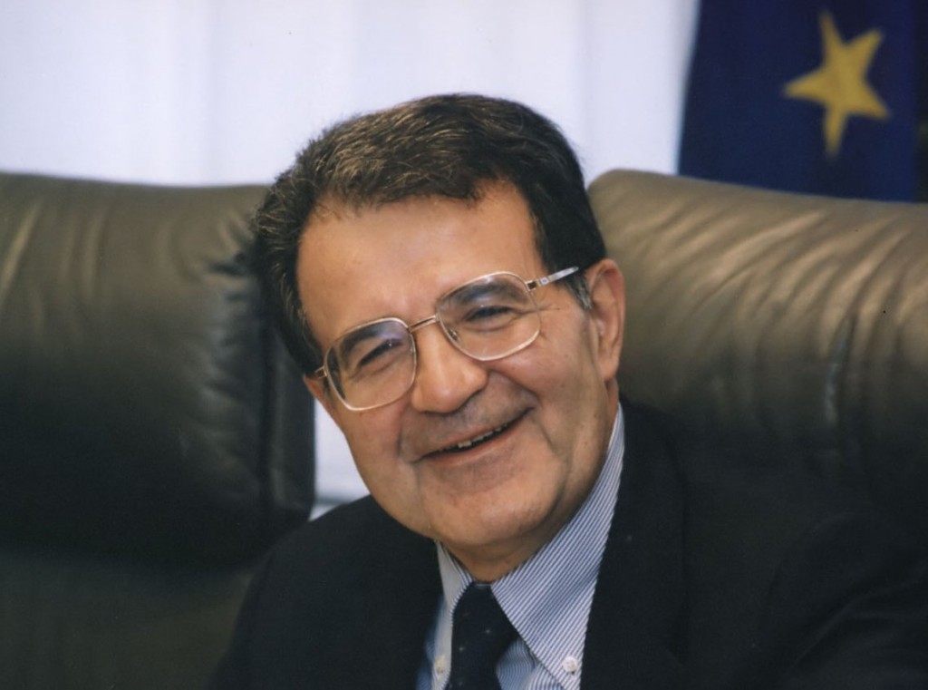 Prodi a San Giovanni: applausi, volantini e qualche contestazione