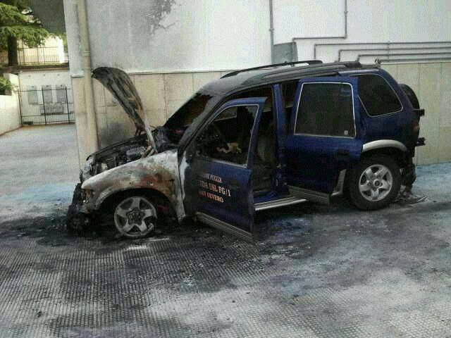 Incendiata auto ASL