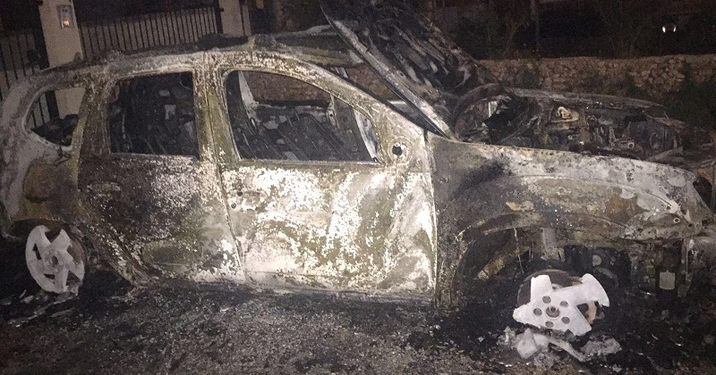 Ultim’ora: ancora un’auto bruciata