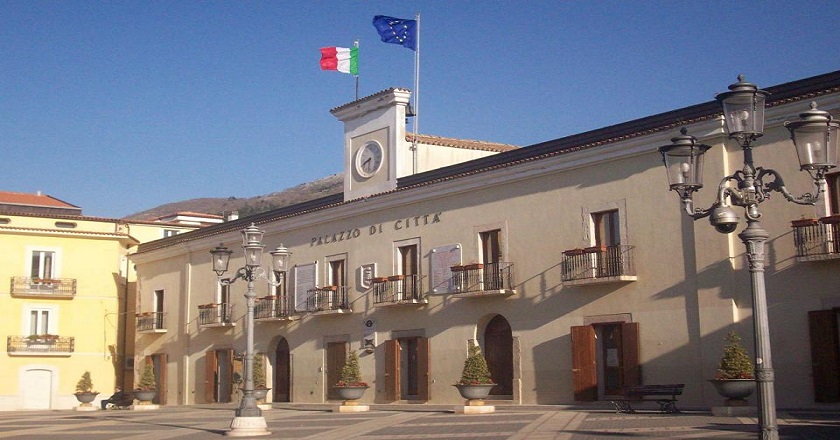 Scossone al Comune: si dimettono due assessori