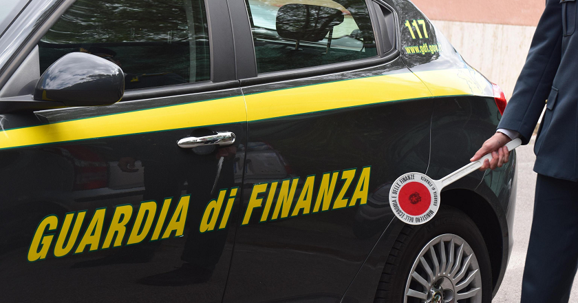 Detenzione e spaccio di droga: arrestato minorenne