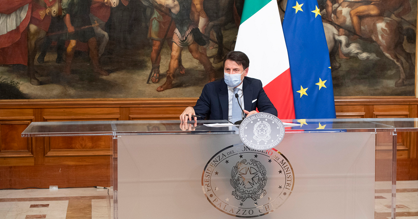 L’epidemia in Italia è in rapido peggioramento: Conte illustra il nuovo Dpcm