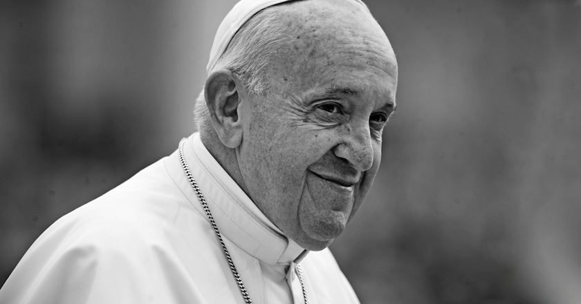 Fiaccolata e Santa Messa in suffragio di Papa Francesco