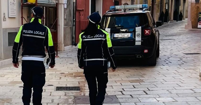 È emergenza sicurezza nel centro storico, accoltellato cittadino straniero