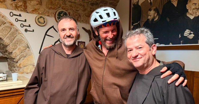 Jovanotti nei luoghi di Padre Pio